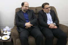 بازدید رئیس جهاددانشگاهی از خانه کتاب و ادبیات ایران