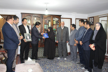 دیدار اعضای جهاددانشگاهی اردبیل با خانواده شهید عظیمی