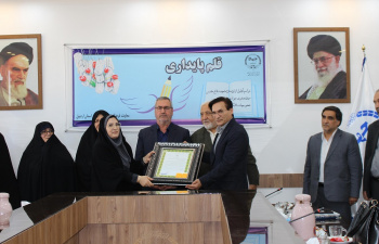 نویسندگان وهنرمندان در جریان سازی فرهنگ ایثار و شهادت نقش برجسته ای دارند